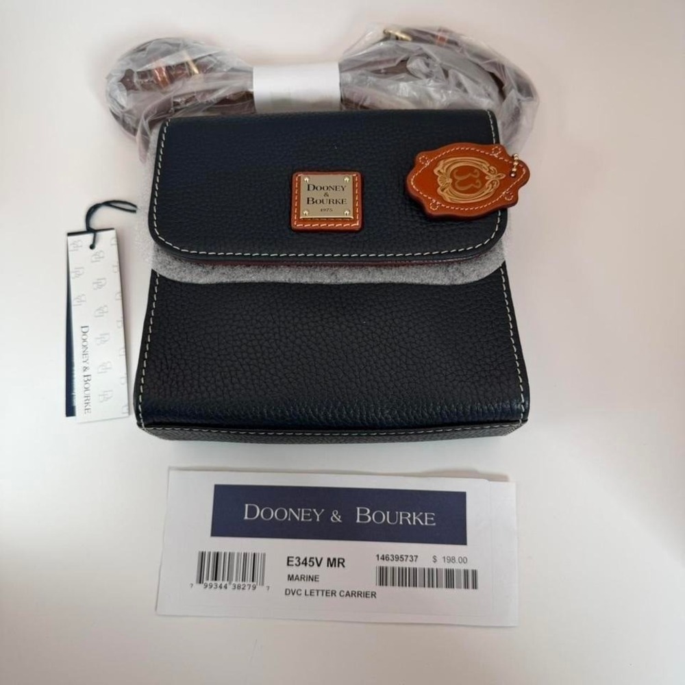 Disney Club 33  Exclusive  DVC Dooney & Bourke Crossbody Bag  Leather NWT Rare